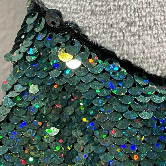 New Sparkle Grey Plush Mermaid Tail Throw - Picture 2 of 8